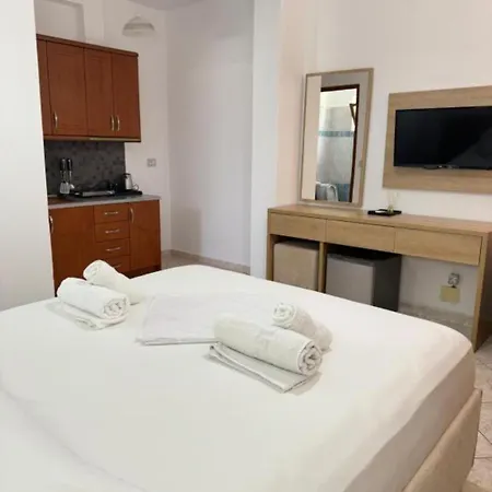 White House 2 Ksamil 招待所