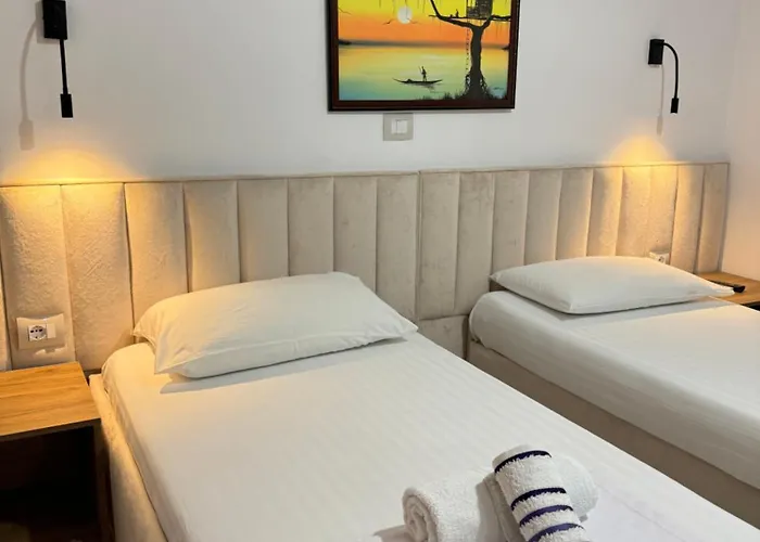 White House 2 Ksamil Pensjonat