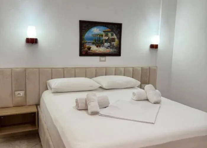 White House 2 Ksamil * Saranda