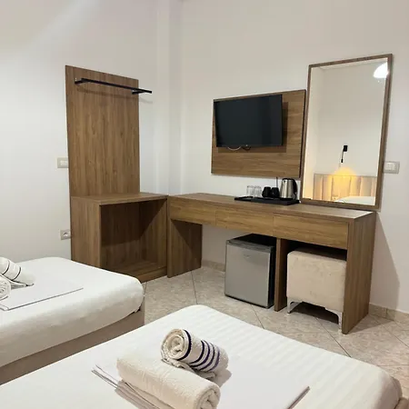 Konukevi White House 2 Ksamil